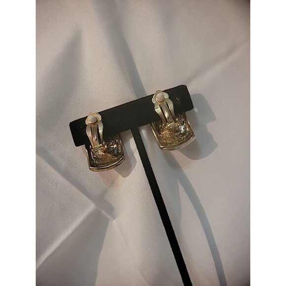 Vintage Womens Clip On Earrings Red Gold Tone Crystal Jewelry Costume - Picture 6 of 16